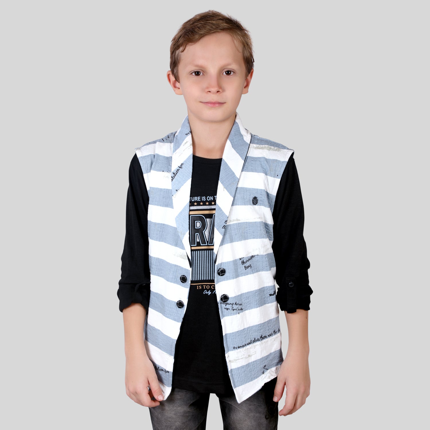 Shirt Shrug Sizzle: Elevate Casual Coolness with This Unique Combo!