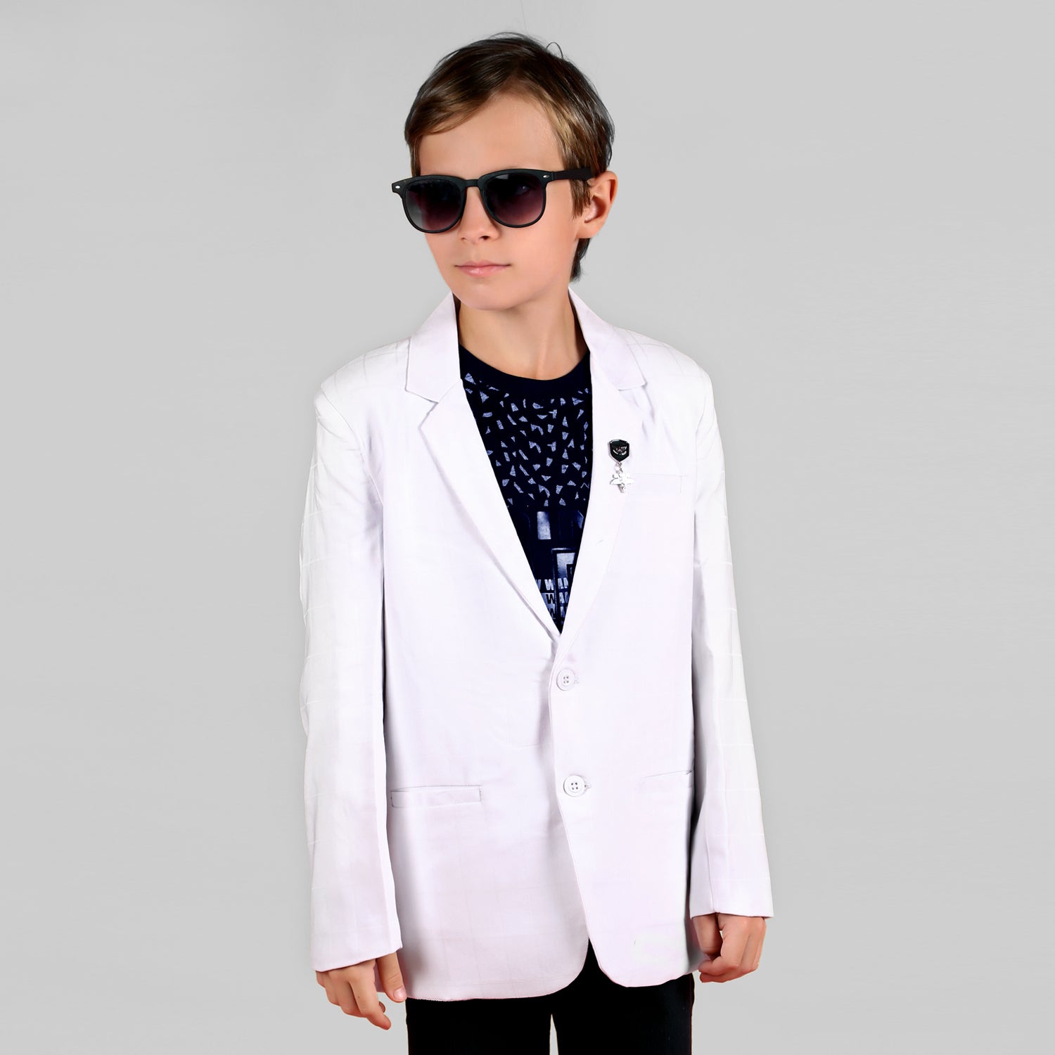 STYLISH AND CASUAL WHITE COTTON BLAZER T-SHIRT FOR YOUNG BOYS
