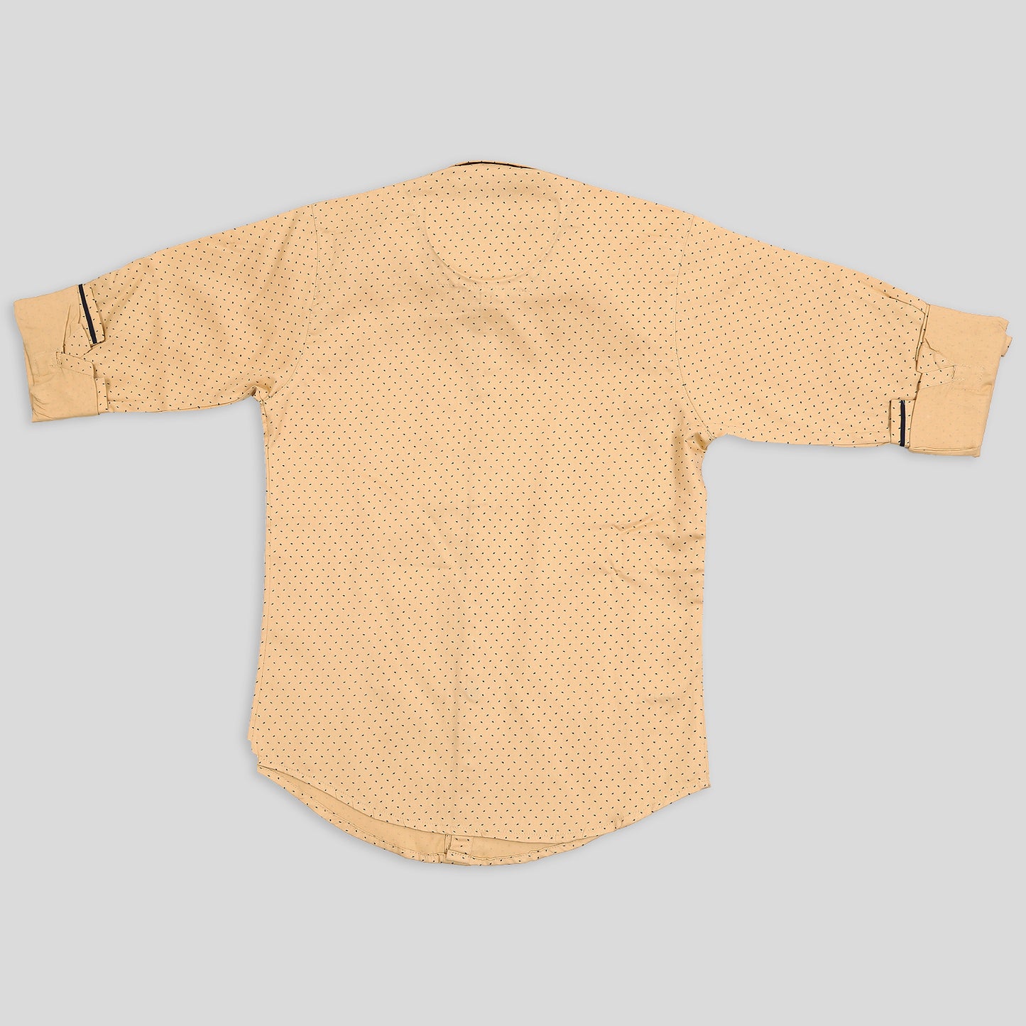 Simplicity, Elevated: This Plain Shirt Rocks Casual Style with Flair!