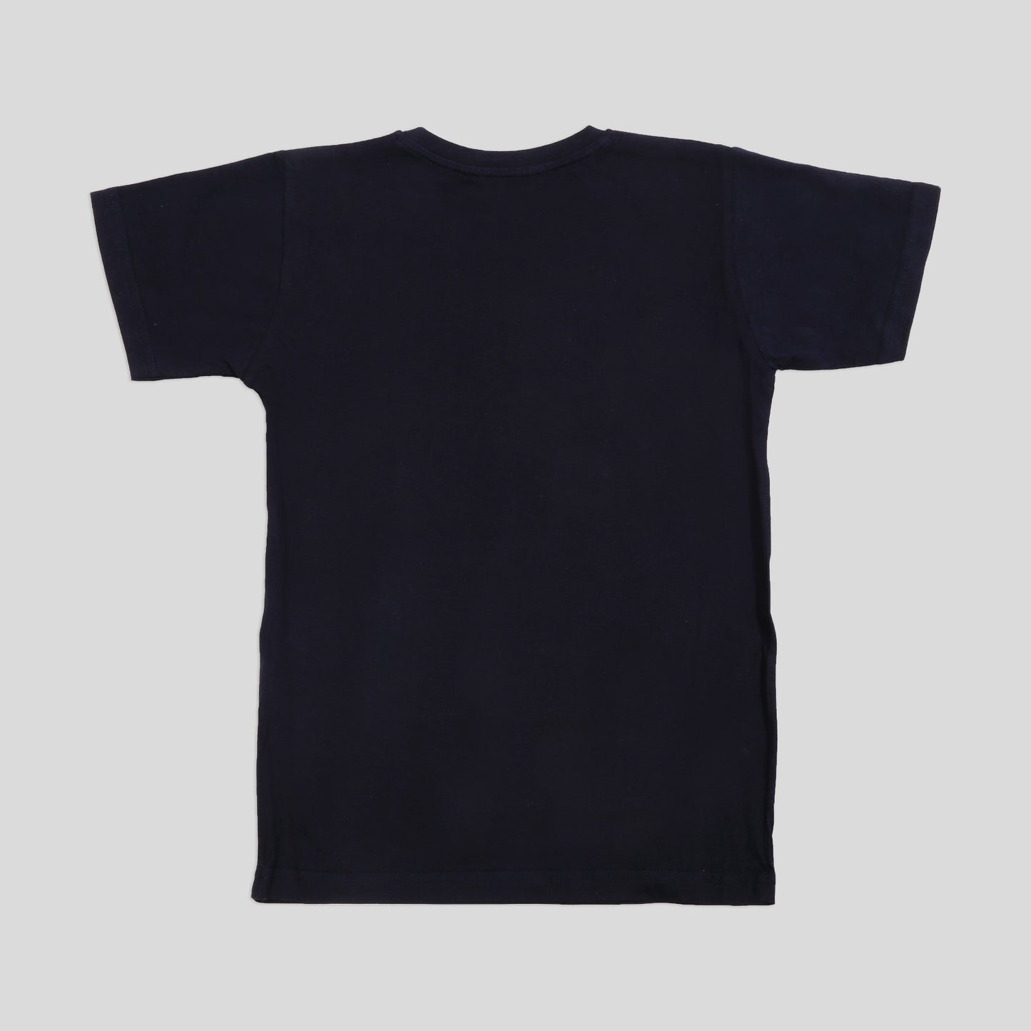 Casual outdoor Outfit with Hoodie shrug and T-shirt