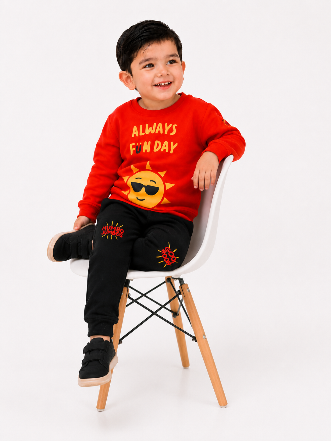 Cool & Comfy! Printed Full Sleeves T-Shirt & Jogger Set!