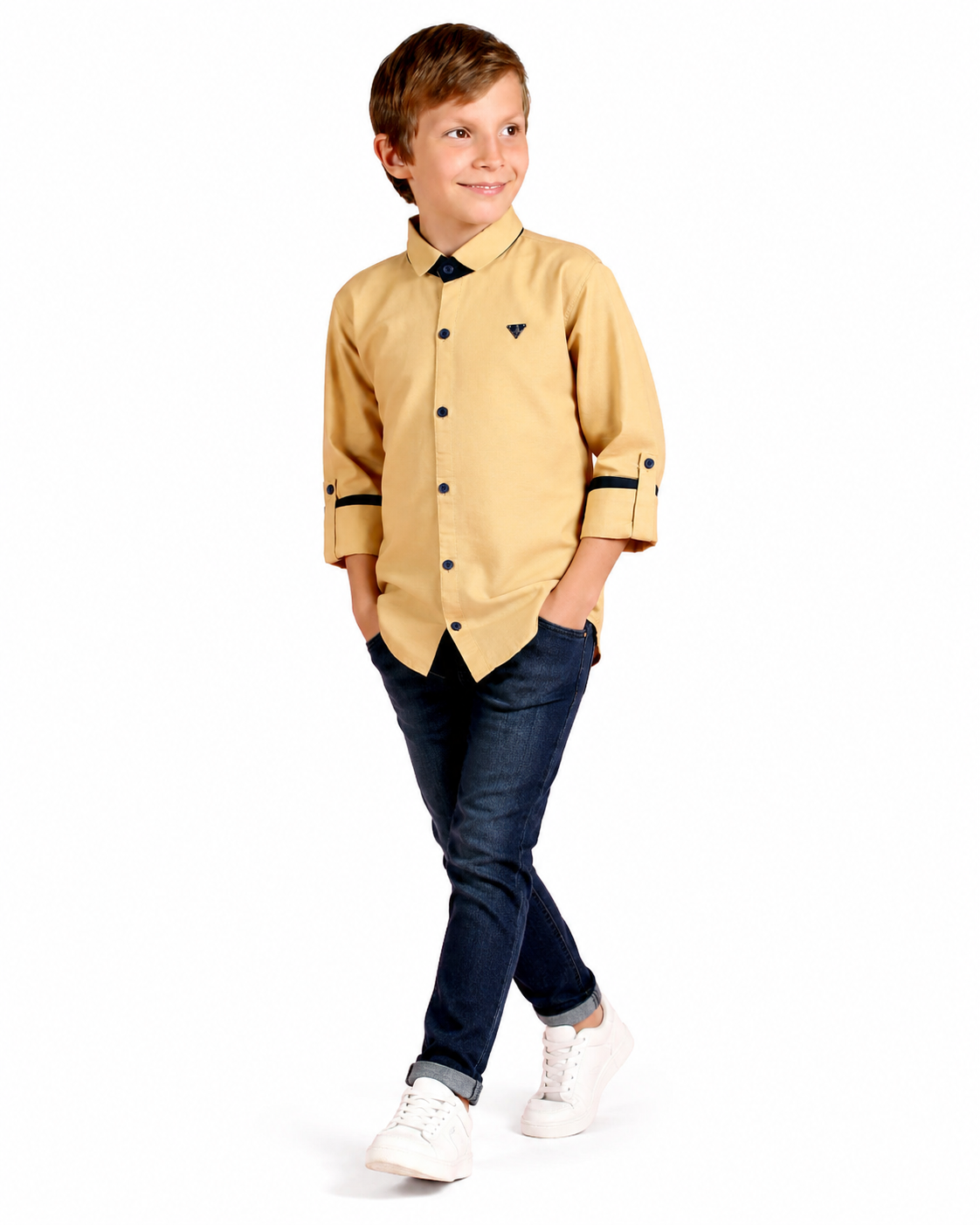 Simplicity, Elevated: This Plain Shirt Rocks Casual Style with Flair!
