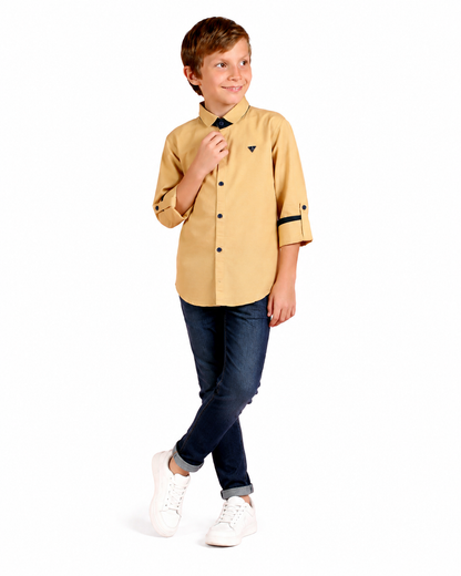 Simplicity, Elevated: This Plain Shirt Rocks Casual Style with Flair!