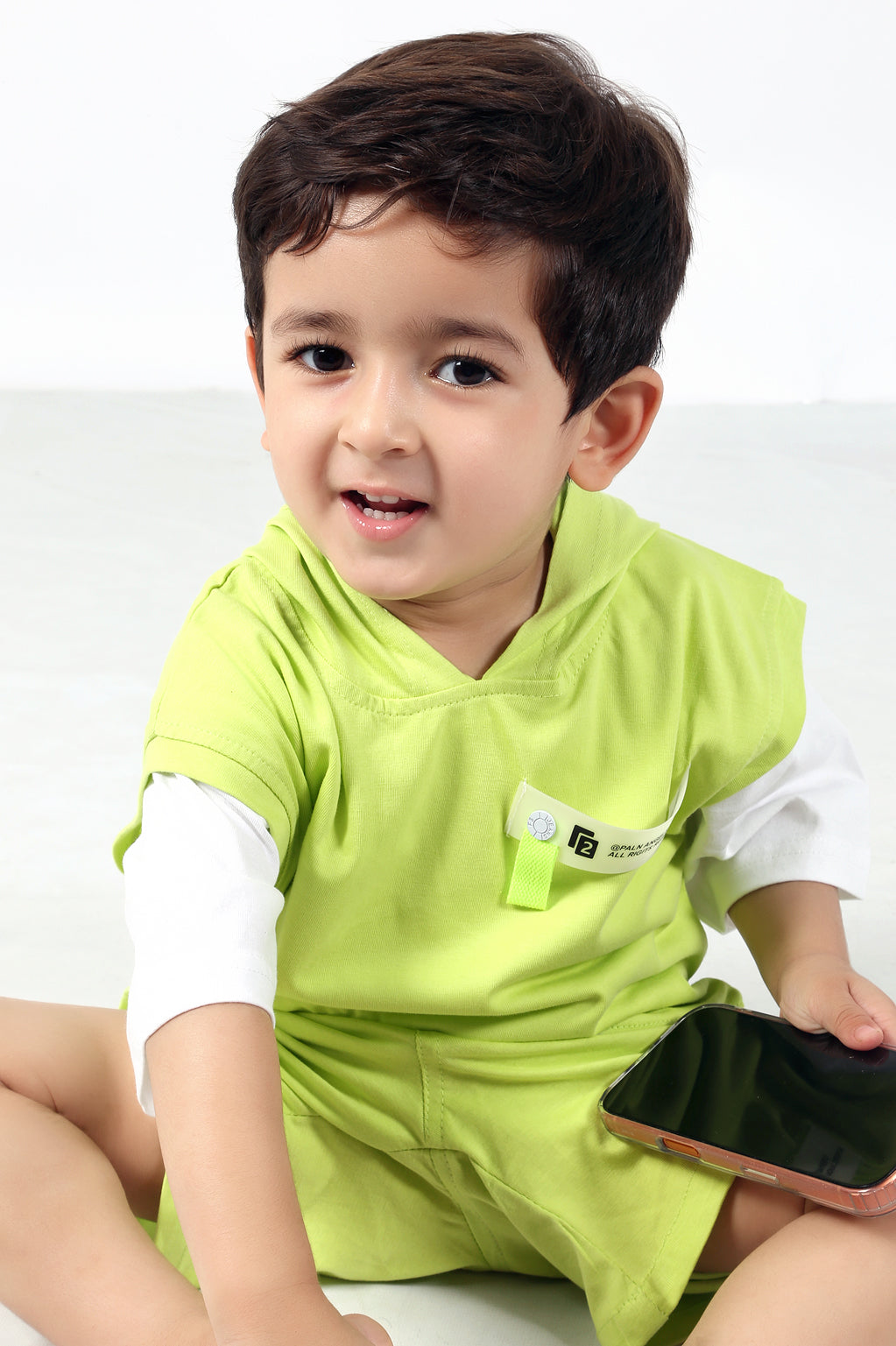 Cool & Casual: T-Shirt, Hood Jacket, and Shorts Set!
