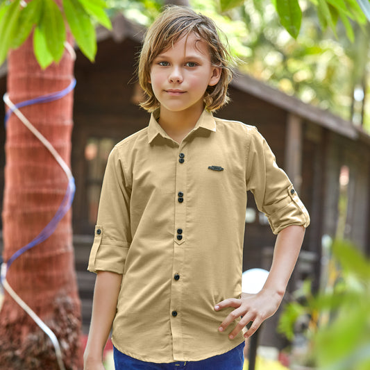 Simplicity, Elevated: This Plain Shirt Rocks Casual Style with Flair!