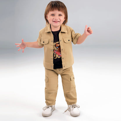 Adventure-Ready Style: Jacket, Printed Tee & Pant Power Set!