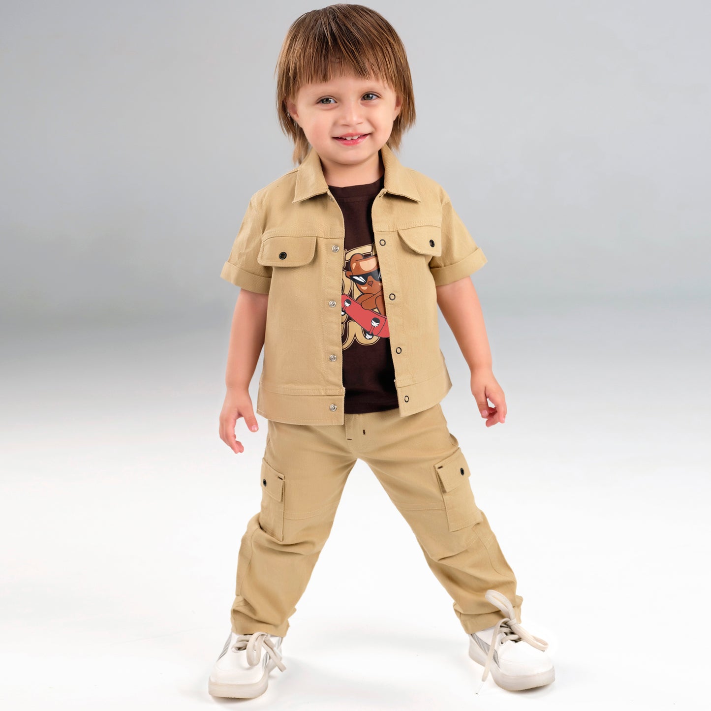 Adventure-Ready Style: Jacket, Printed Tee & Pant Power Set!