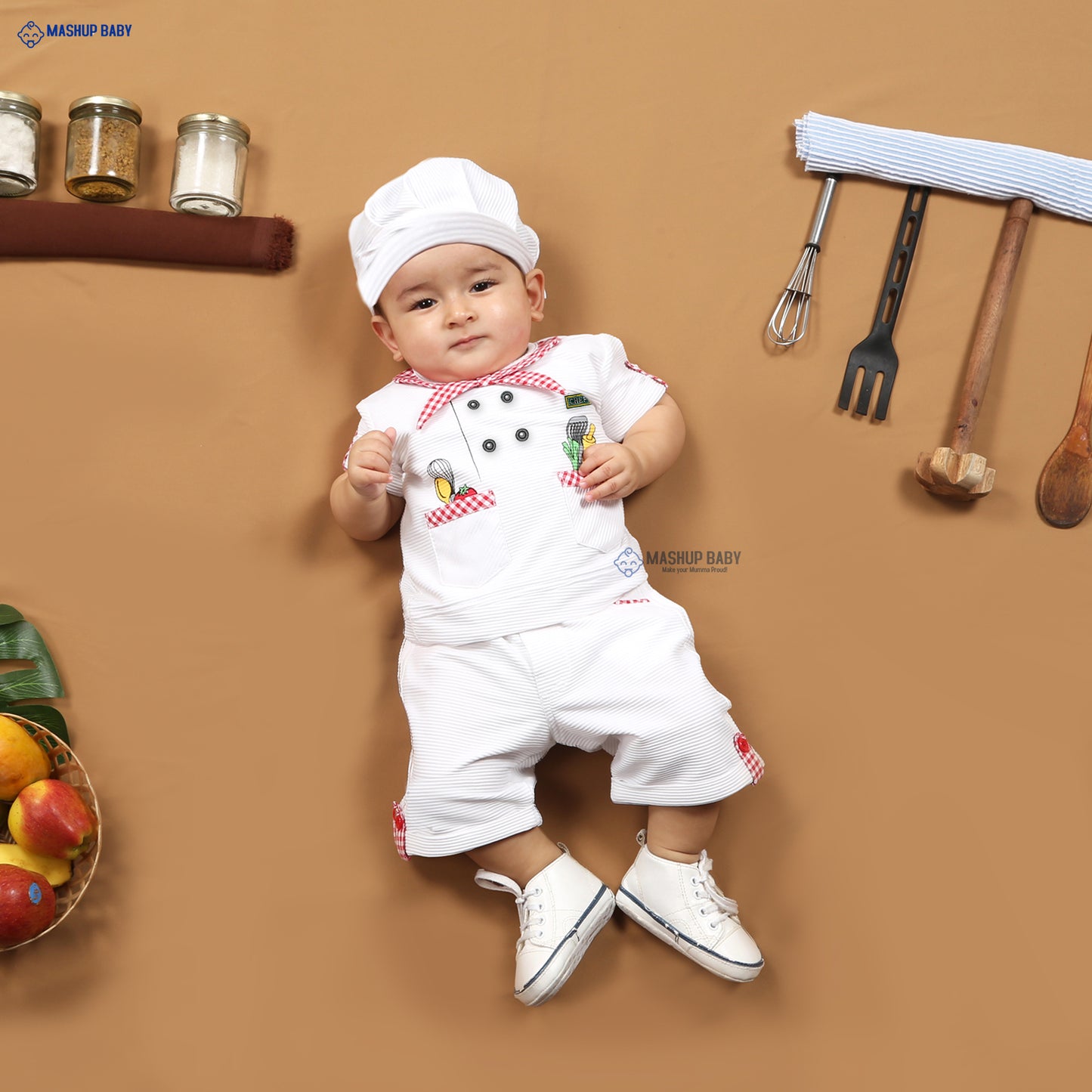 Mini Chef Magic: T-Shirt, Shorts, and Chef Cap Set!