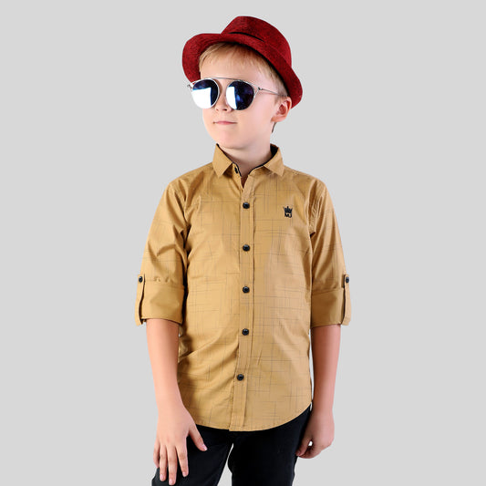 Plain and Simple Chic: Elevate Casual Coolness with This Unique Shirt!