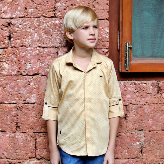 Simplicity, Elevated: This Plain Shirt Rocks Casual Style with Flair!