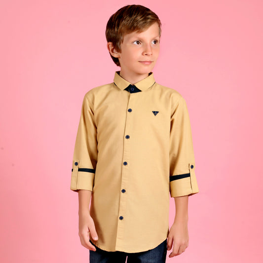 Simplicity, Elevated: This Plain Shirt Rocks Casual Style with Flair!