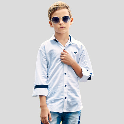 Simplicity, Elevated: This Plain Shirt Rocks Casual Style with Flair!